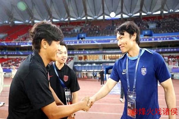 三镇主场战平蓉城 邓卓翔感叹：足球之美尽显！