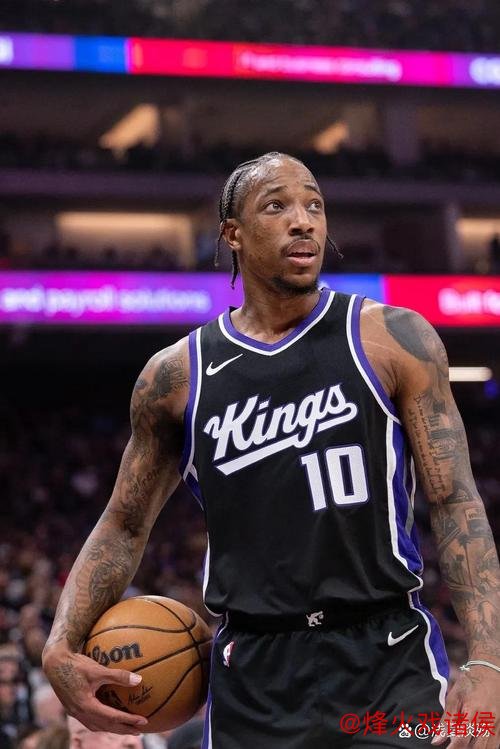 上半场：国王56-42占优尼克斯，德罗赞15分拉文13分