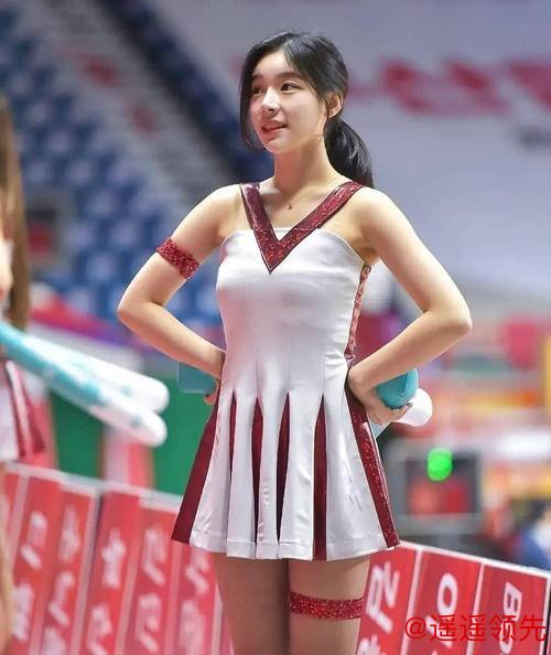 韩国00后啦啦队员走红，面对镜头公布择偶标准：能接受比我大20岁